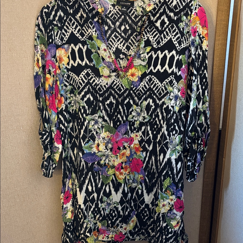 Nicole By Nicole Miller Black And White Floral Tunic Small